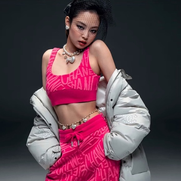 Chanel White Pearl Heart Bracelet 21B pre-owned - Picture 2 of 9